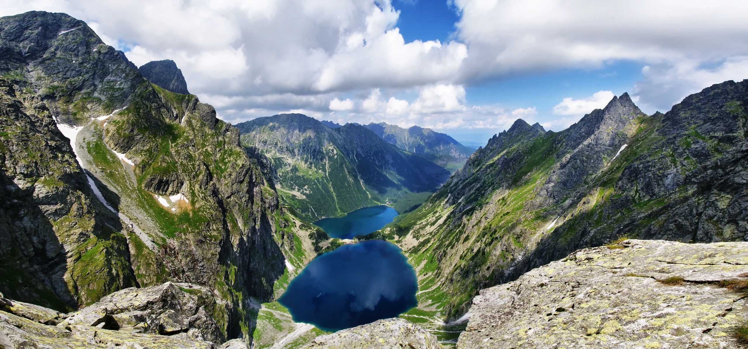 Widok na Czarny Staw pod Rysami z Buli pod Rysami